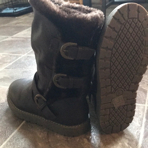 Girls fur boots - Picture 2 of 3